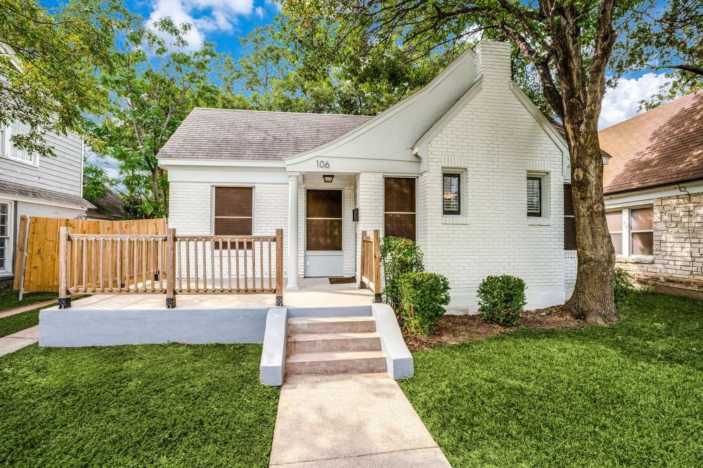Primary Photo - 106 Circle Dr
