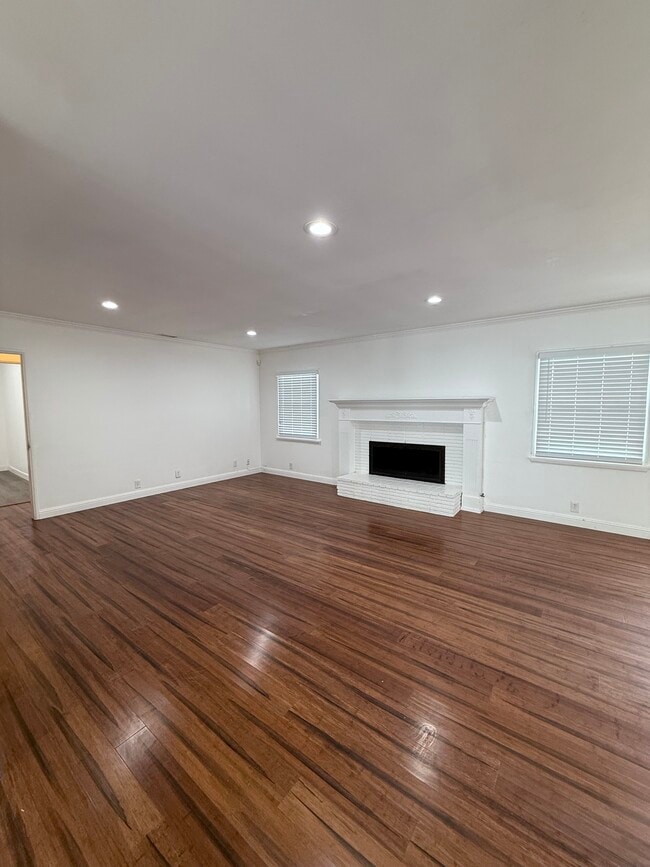 Building Photo - 12622 Fletcher Dr