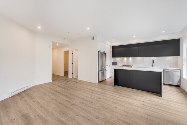 Building Photo - Effortless Living in the Heart of South Su...