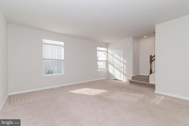 Building Photo - 6 Sparrow Cir