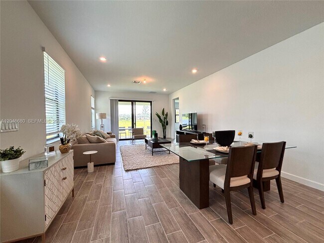 Foto del edificio - 10660 NW Wilgrove Lane