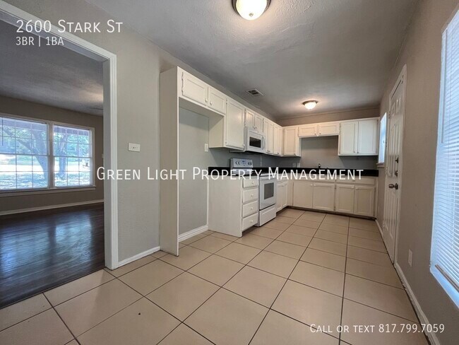Foto del edificio - 2600 Stark St