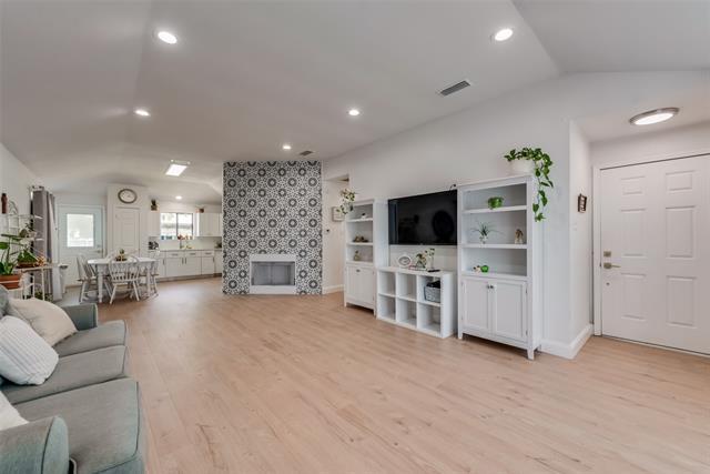 Primary Photo - 2309 Ember Lee Dr