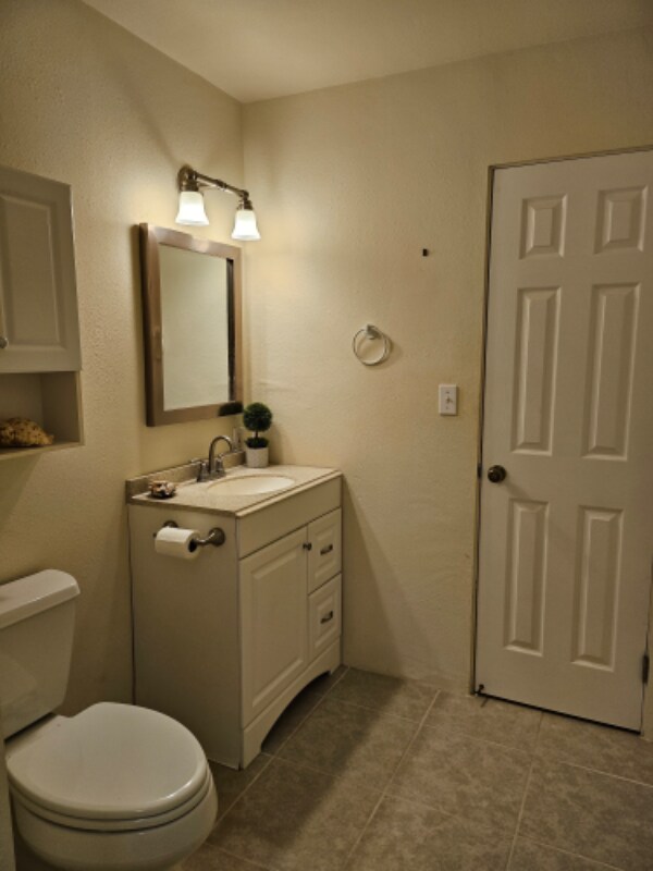 Foto del edificio - 5150 Kupele Pl