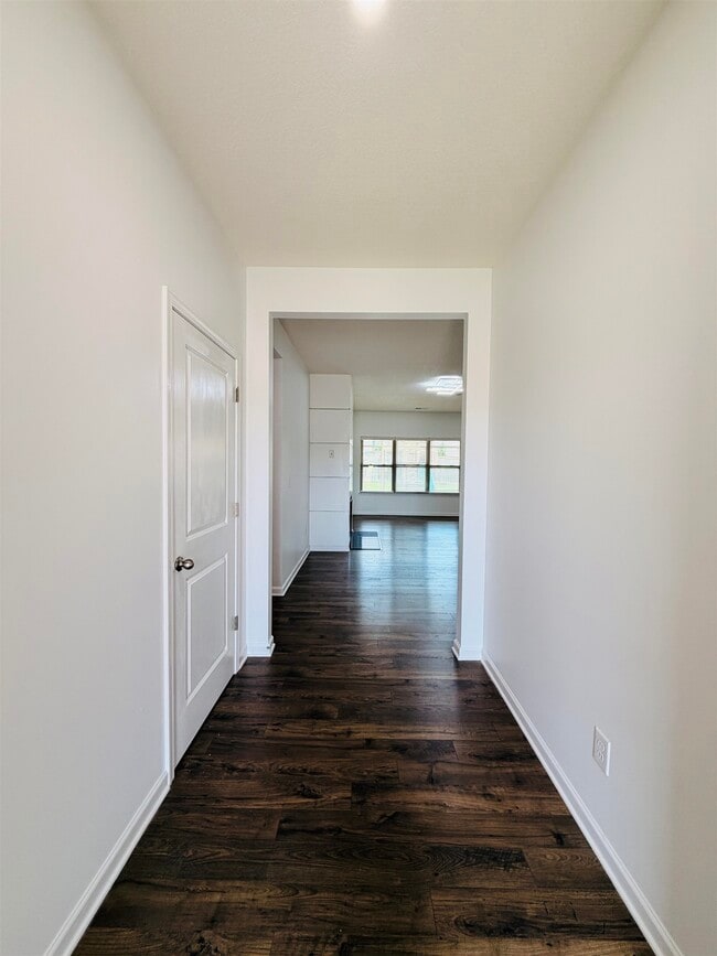Foto del edificio - 280 Lilly Dr