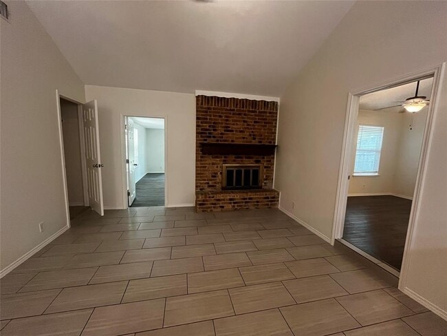 Building Photo - 5101 Meadow Creek Cove