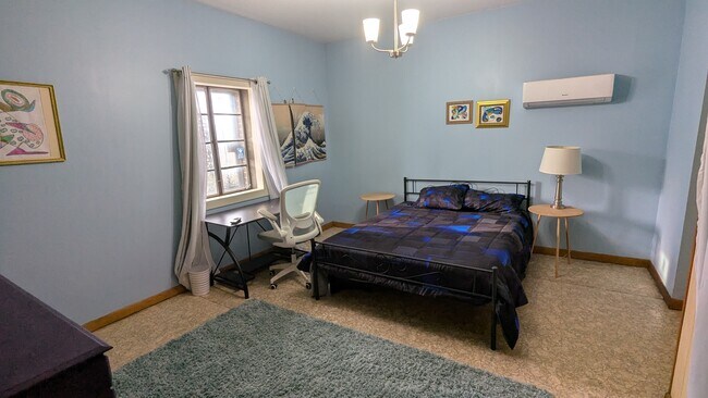 Foto del edificio - 1933 Saxton Ave