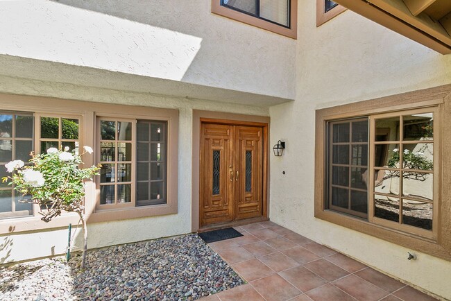 Foto del edificio - Spacious Huntington Beach Townhome