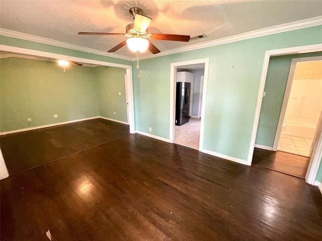 Foto del edificio - 1316 Caruth Dr