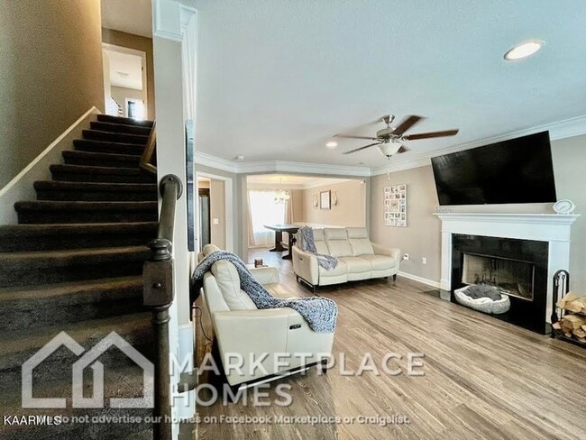 Building Photo - 1129 Cloud View Dr