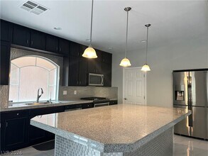 Building Photo - 5937 Gordon Creek Ave
