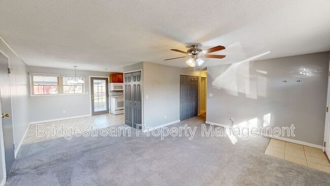 Foto del edificio - 4451 Mahler Dr