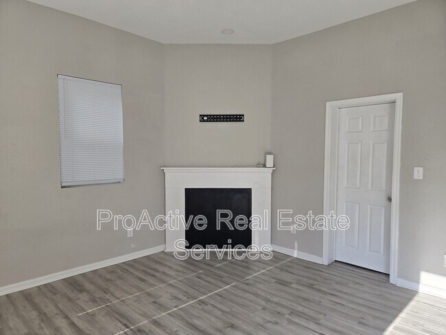 Building Photo - 126 Linden Ave