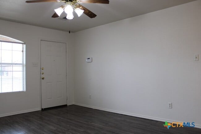 Building Photo - 5402 Lauren Lea Dr