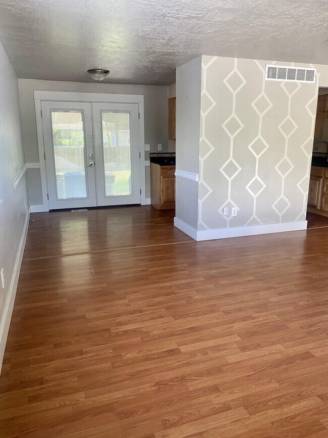 Foto del edificio - 1541 Marilyn Cir