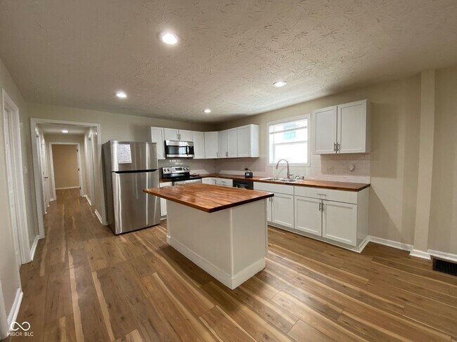 Foto del edificio - 3903 Rookwood Ave
