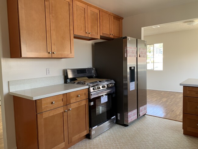 kitchen - 812 Morada Pl