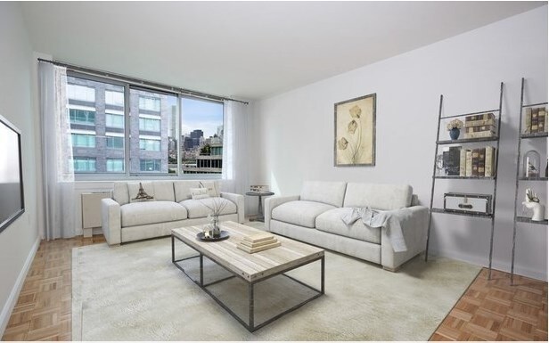 Foto principal - 4507 Center Blvd