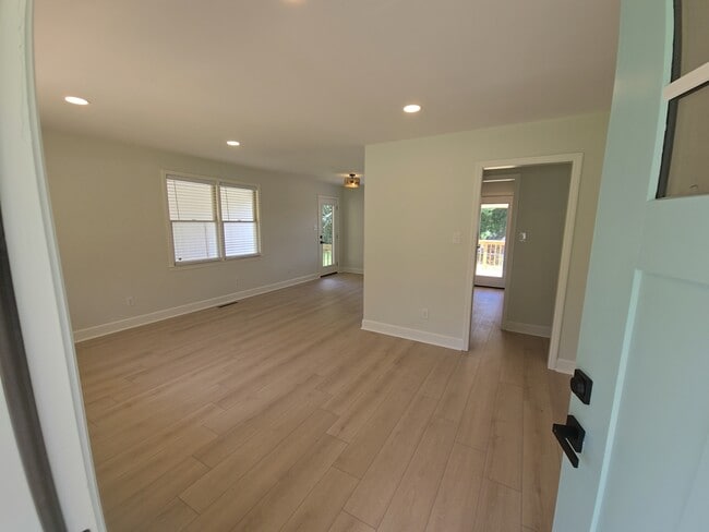 Building Photo - 509 Beechwood Cir