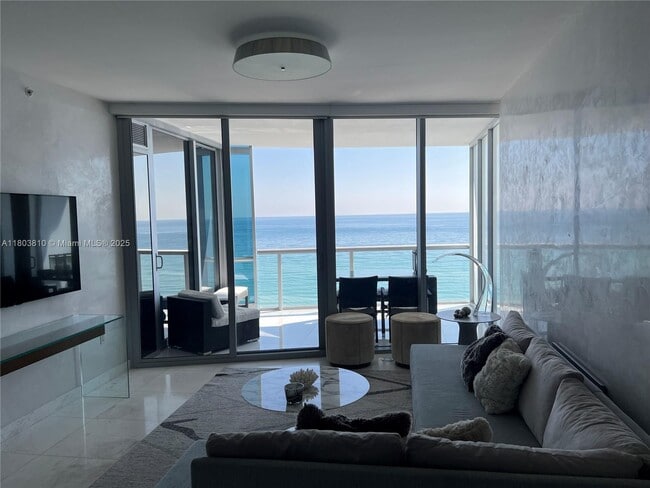 Building Photo - 17121 Collins Ave