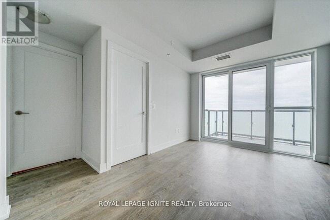 Photo du bâtiment - 2550-2550 Simcoe St N