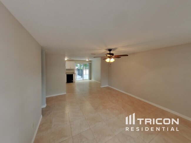 Foto del edificio - 626 Timber Bay Cir W