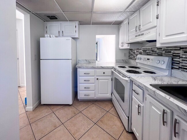 Foto del edificio - 605 SW 75th St