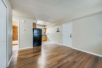 Building Photo - 6652 Provincial Dr