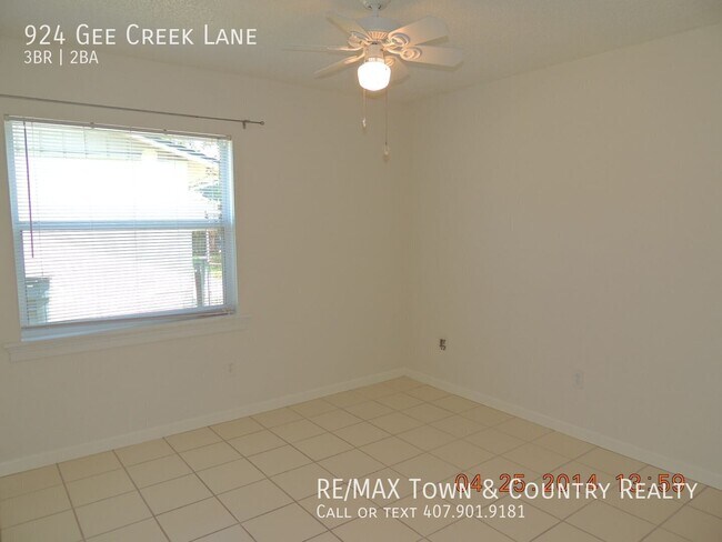 Foto del edificio - 924 Gee Creek Ln