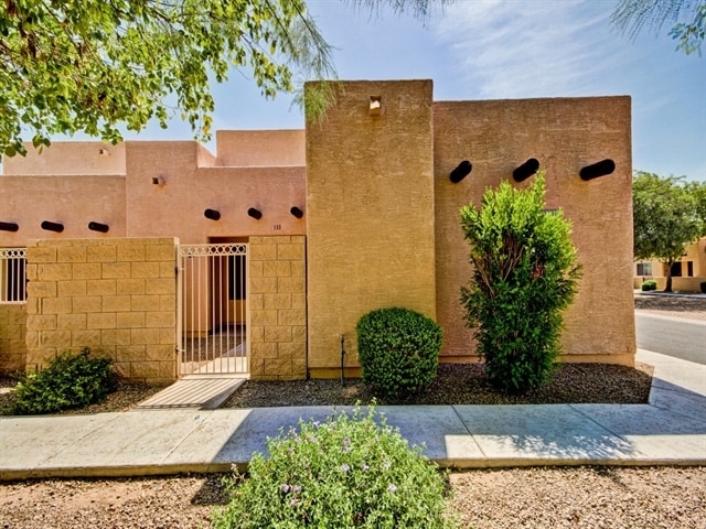 Primary Photo - 8940 W Olive Ave