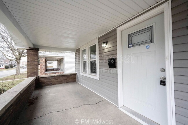 Building Photo - 281 N Mount Street