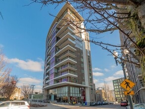 Building Photo - 949 NW Overton St