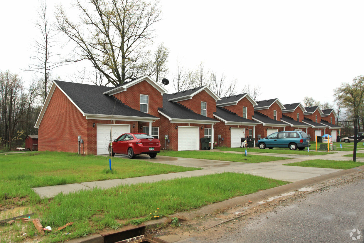 Building Photo - Highland Meadows