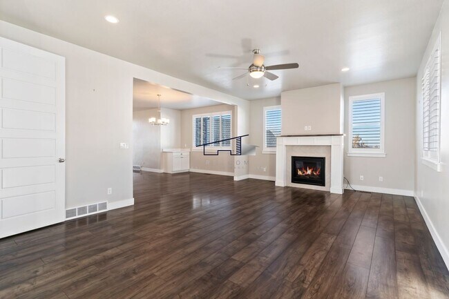 Foto del edificio - 369 Clark Cir