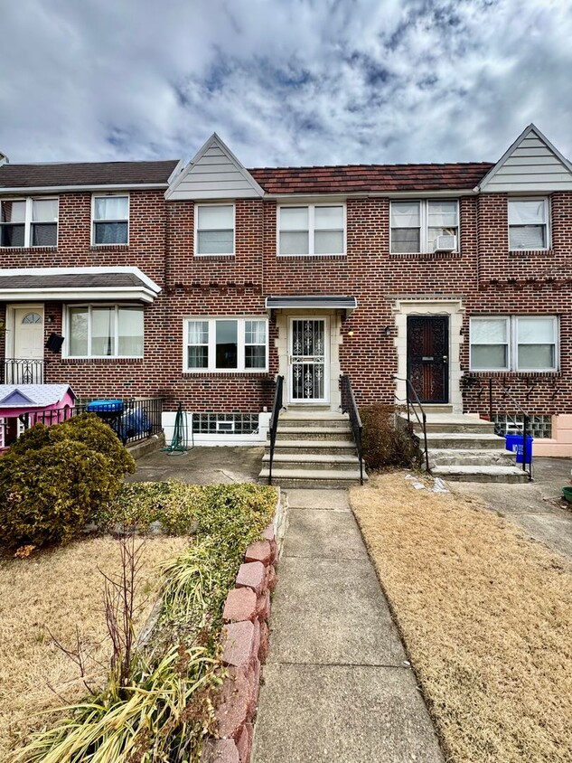 Primary Photo - East Oak Lane 3 Bedroom