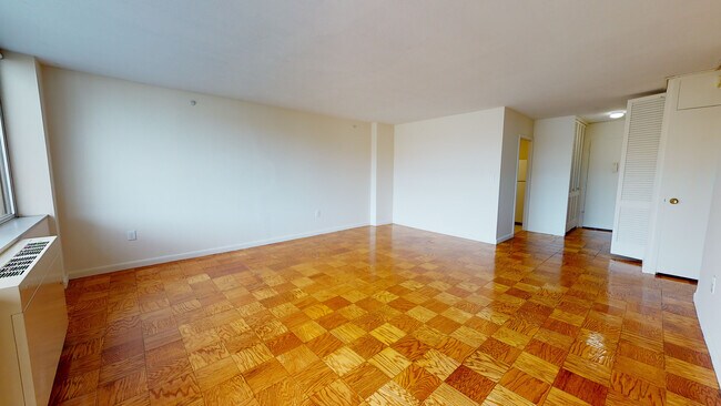 Foto del edificio - 10 Monmouth Ct