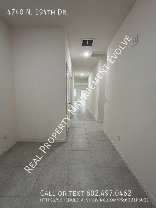 Foto del edificio - COME TOUR TODAY!