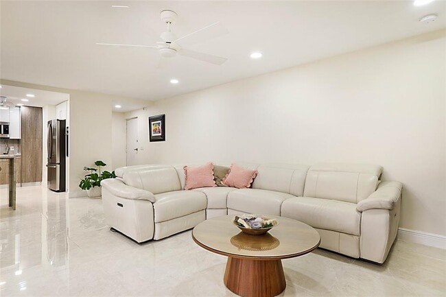 Building Photo - 2800 N Ocean Dr