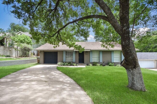 Building Photo - 6811 Tulane Dr