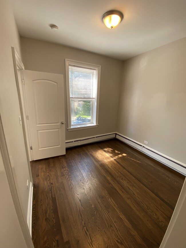 Foto del edificio - 3711 N Bernard St