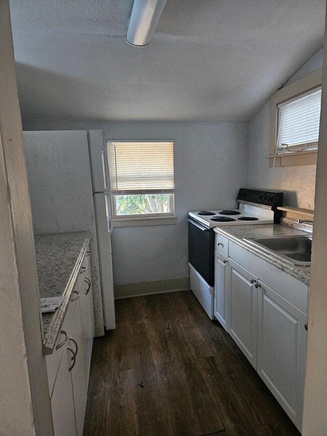 Foto del edificio - (FIRST MONTH FREE RENT) 1 BEDROOM 1 BATH  LOCATED IN DAYTONA BEACH