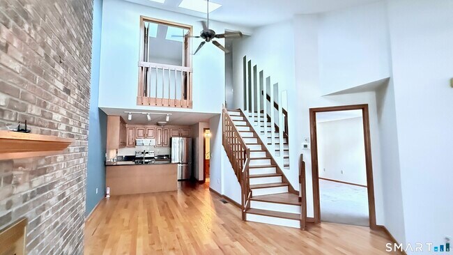 Foto del edificio - 13 Ivy Ln