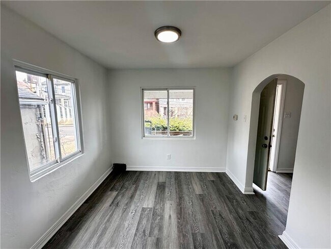 Foto del edificio - 1410 Fallowfield Ave