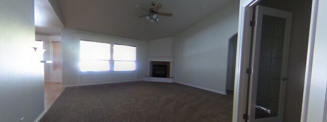 Building Photo - 2603 S Burgdorf Way