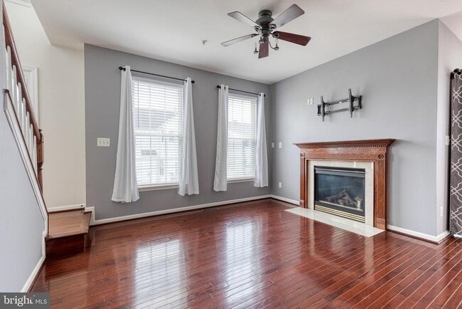 Foto del edificio - 1942 Glenroths Dr