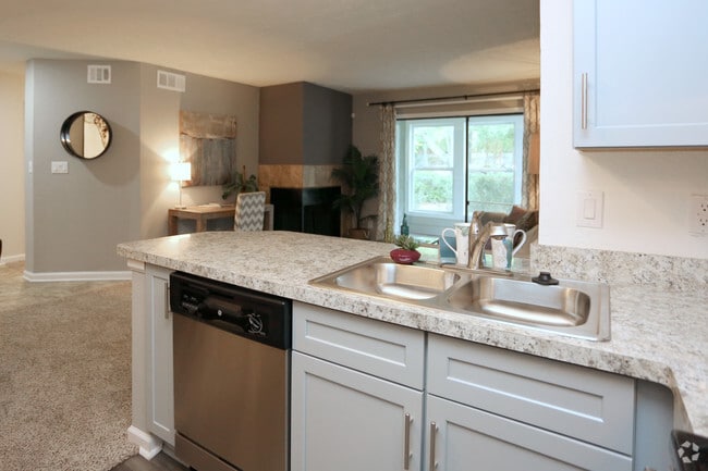 2BR, 2BA - 1,100 SF - 2200 Big Creek Apartments