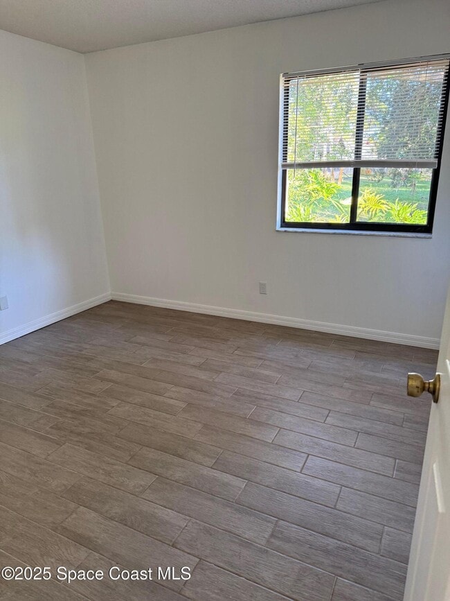 Building Photo - 4345 Westlake Dr