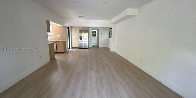 Foto del edificio - 12800 NE 12th Ave