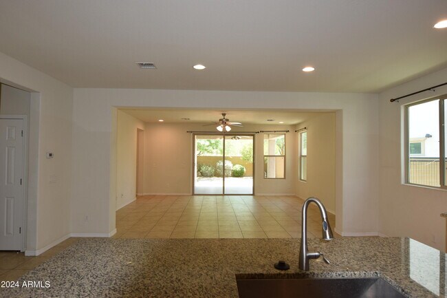 Foto del edificio - 28519 N 23rd Dr