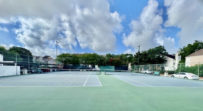 Foto del edificio - 7900 N Stadium Dr